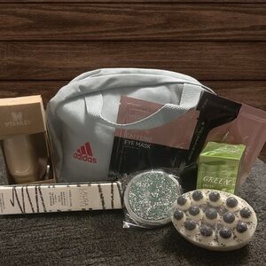 ✨ Beauty Bundle Adidas Bag + Stanley Keychain + Masks + Laura Geller ✨
